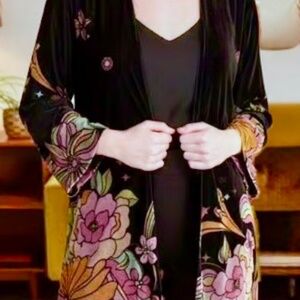 JOHNNY WAS BLACK VELVET KIMON0 SIZE BEAUTIFUL JACKET WITH POCKETS